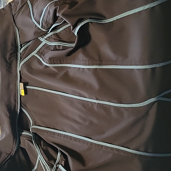 Eddie Bauer Black weather resistant button down jacket, size 6. - Picture 7 of 8